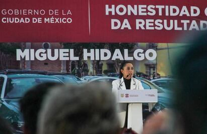 Ex alcalde Víctor Hugo Romo asiste al informe de Sheinbaum en Miguel Hidalgo; Mauricio Tabe no va