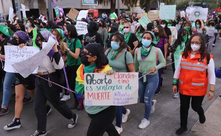 "Por una maternidad deseada, feminista y consciente", así marcharon a favor del aborto en México