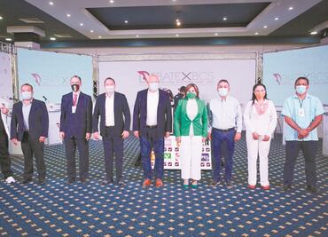 Candidatos punteros se dicen ganadores del primer debate en BCS