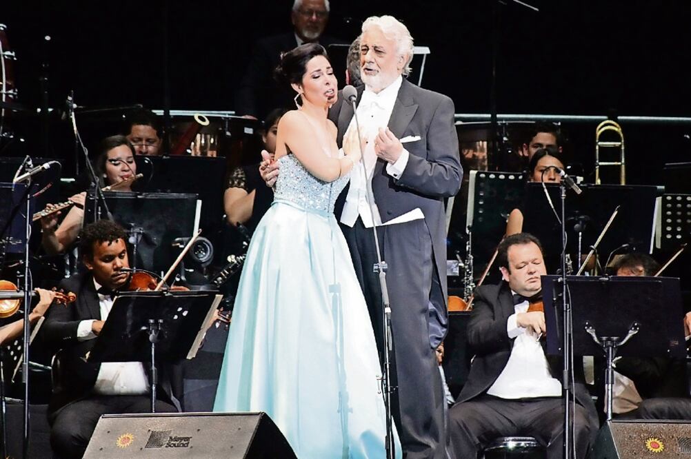 La cantante debutó el martes pasado en su natal Puebla, donde cantó por primera vez con el tenor español Plácido Domingo (OMAR CONTRERAS. EL UNIVERSAL)