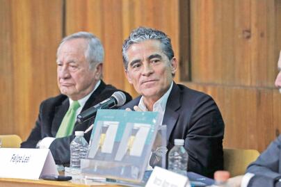 Colección Somosur cierra era con el libro Felipe Leal