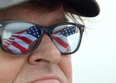 La guía de diez pasos de Michael Moore "para frenar a Trump"