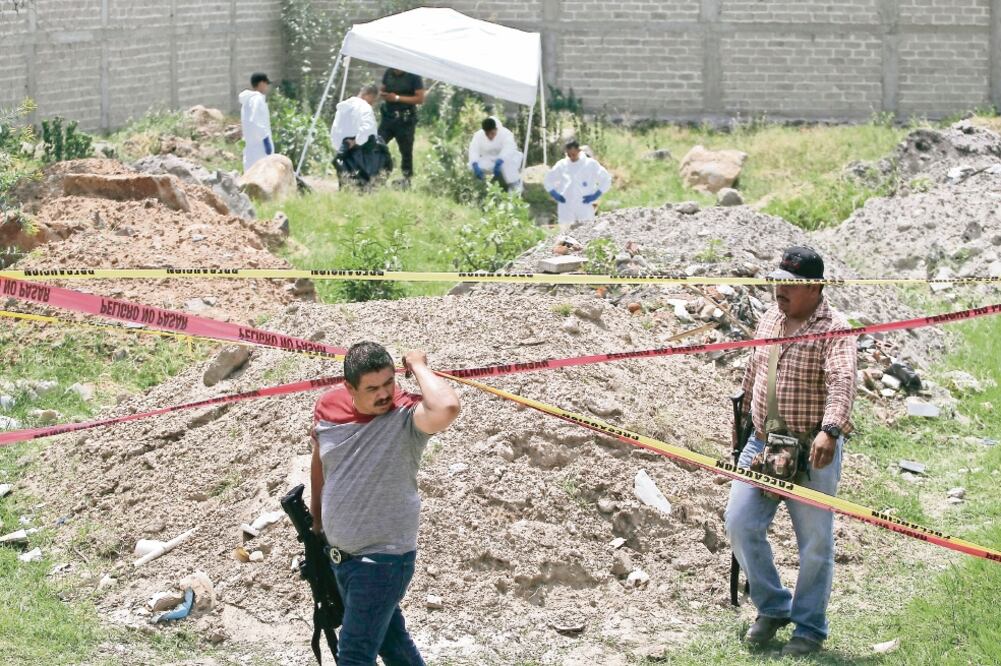 Guerrero, rebasado. La mayoría de fosas se hallaron en Guerrero, con 89, que contenían 222 cadáveres y se han identificado 68. (ARCHIVO EL UNIVERSAL)
