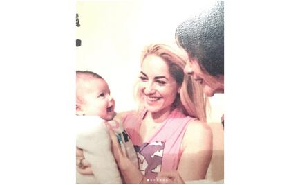 Festejan a Bárbara Mori por el Día del Abuelo