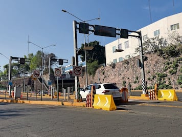 Pese a poncha llantas, buscan evadir peaje en Viaducto Elevado