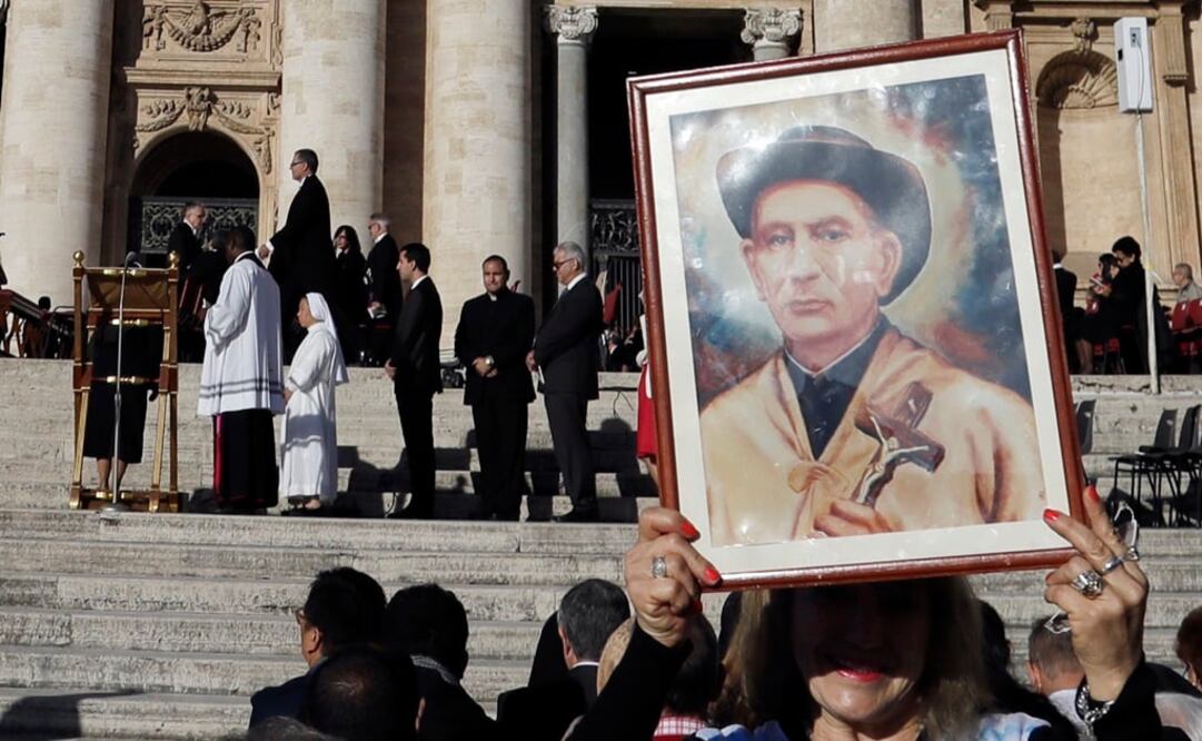 Canonizan al "cura Gaucho", el primer santo argentino