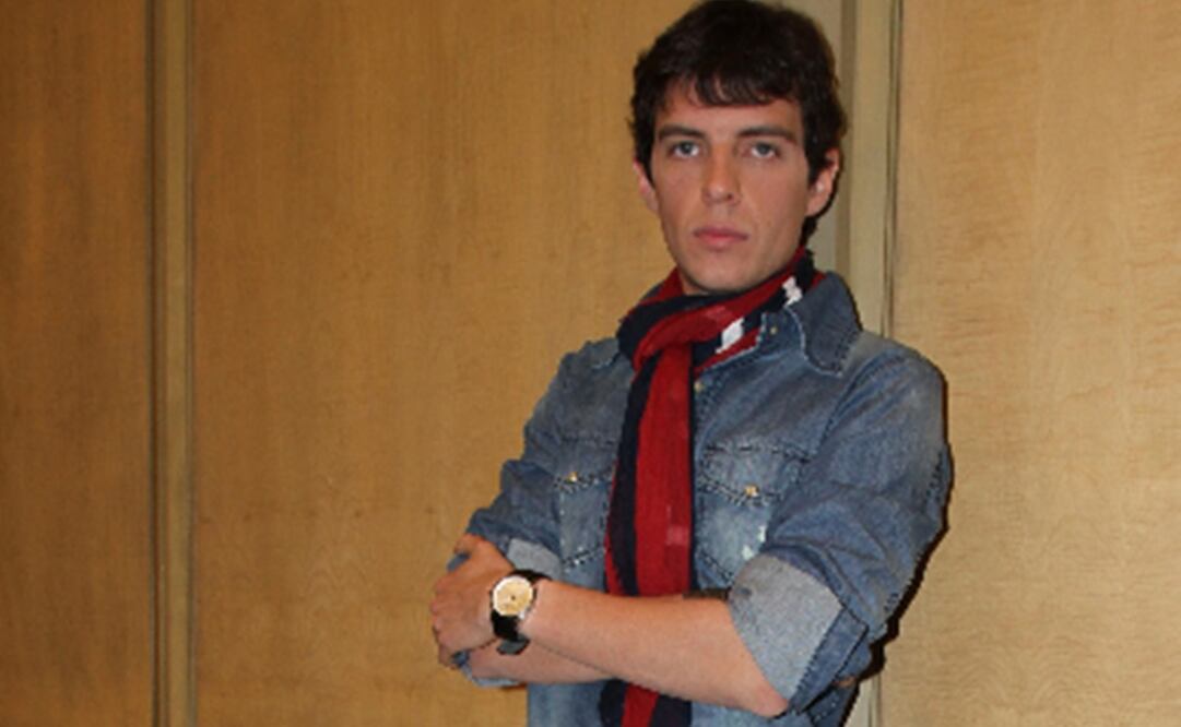 Camilo Blanes decidió ser cantante como su padre, pero no tuvo mucho éxito. 