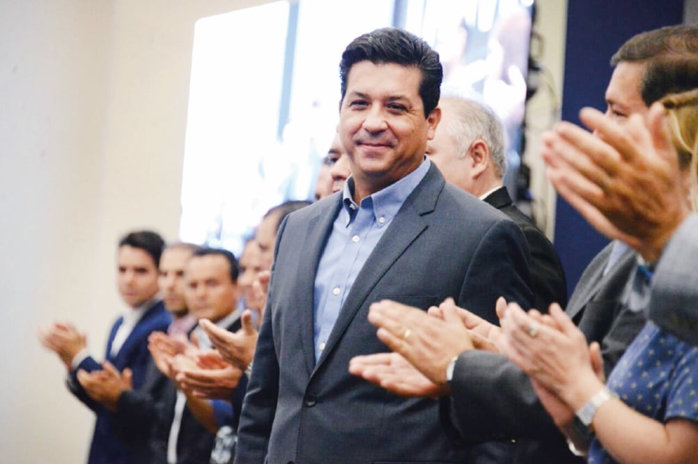 Francisco García Cabeza, gobernador electo de Tamaulipas, presentó ayer a su equipo en el que hay seis mujeres y 17 hombres (ESPECIAL)