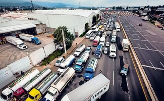 Transportistas convocan a paro nacional por inseguridad; pide no salir a carreteras el 24 de noviembre
