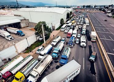 Bloquean casetas para exigir hallazgo de transportista