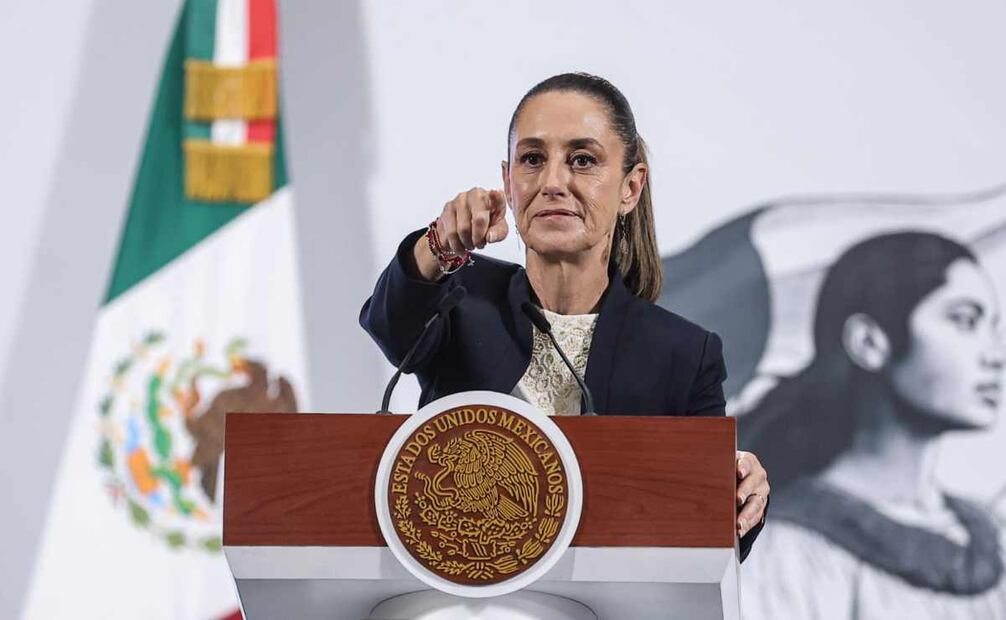 La presidenta Sheinbaum Pardo comentó que la banca comercial debe incrementar la otorgación de créditos dirigidos a pequeñas y medianas empresas, señalando que este sector financiero debe desempeñar un papel más activo en el desarrollo económico del país. Foto: Gabriel Pano / EL UNIVERSAL.