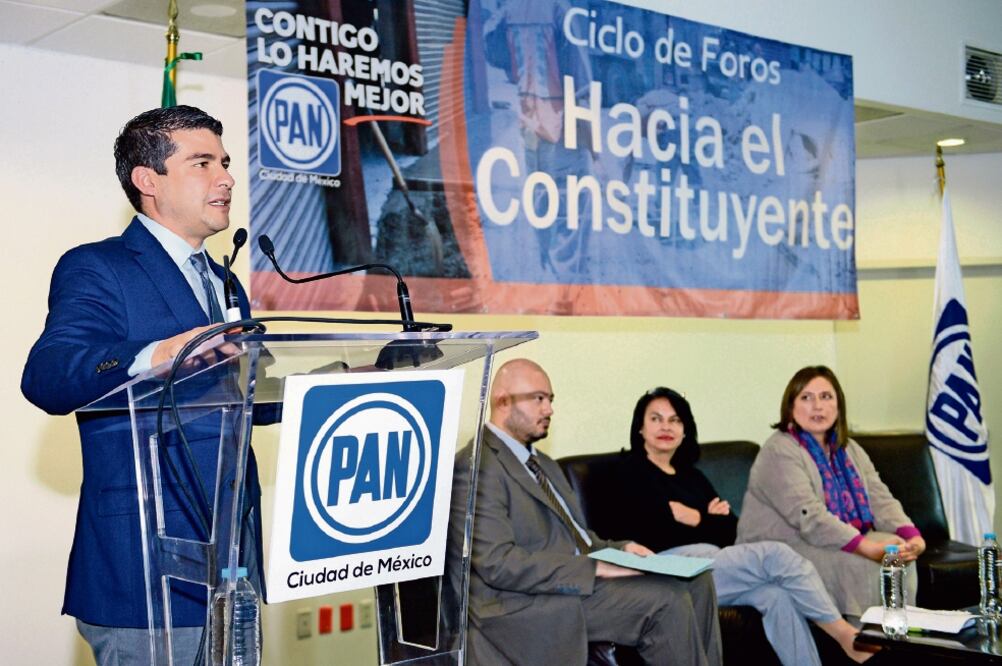 En el foro De delegaciones a alcaldías. Su transformación, Mauricio Tabe, líder local de los blanquiazules, señaló que pedirán más retribuciones (ESPECIAL)
