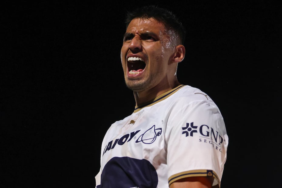 Guillermo Martínez en festejo de gol, durante su etapa en Pumas - Foto: Imago7