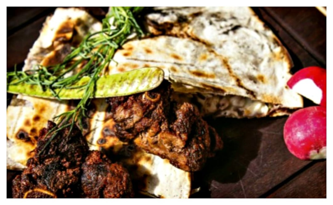 La propuesta incluye una gran variedad de tlayudas