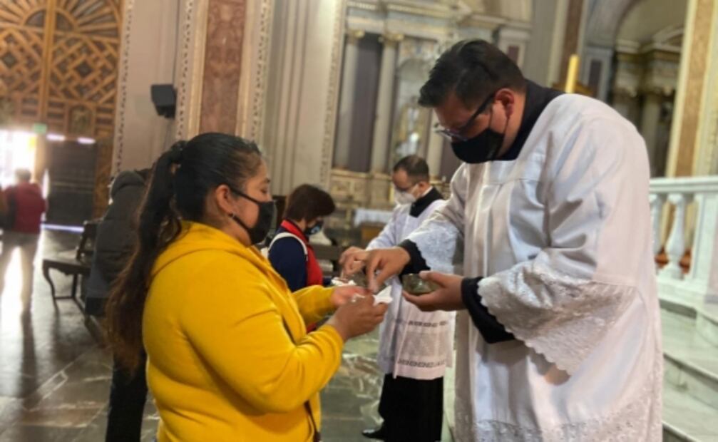 Miércoles de Ceniza, sin sana distancia ni uso de gel antibacterial en iglesias de Michoacán