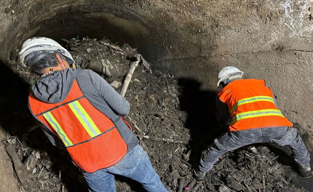 Conagua intensifica limpieza de basura en presa Los Cuartos en Naucalpan. Foto: Especial