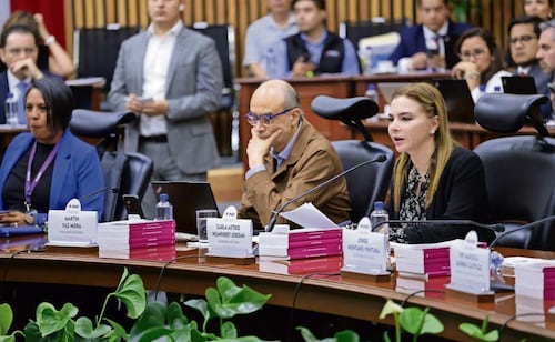 Desmarcan al INE por aspirantes adelantados