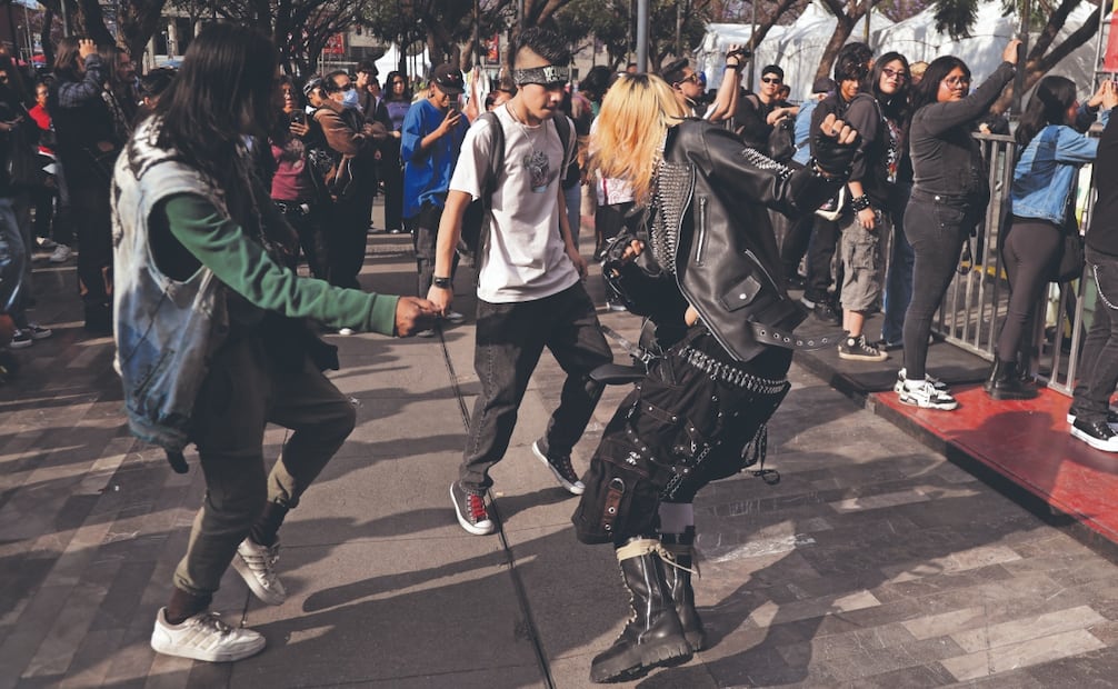 Grupos de rock, punk, ska, post-punk, metal alternativo y darkwave se presentaron en la Alameda Central. Foto: Carlos Mejía/ EL UNIVERSAL