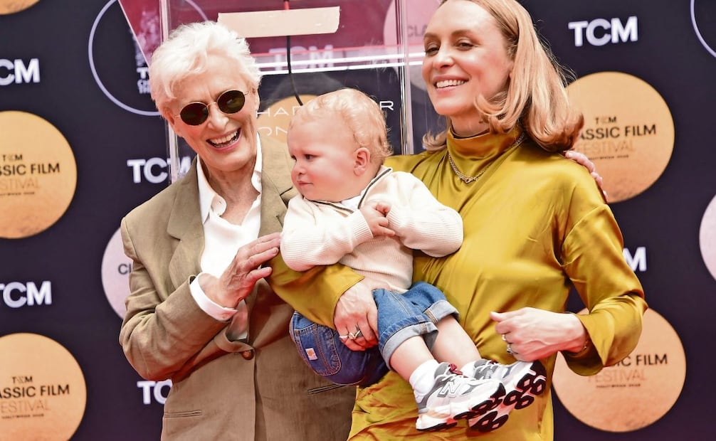 Close acudió acompañada por su hija Annie Starke y su nieto Rory. Foto: Chris Delmas / AFP