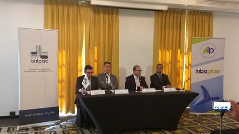 Empresas de plásticos interponen amparos contra Ley de Residuos