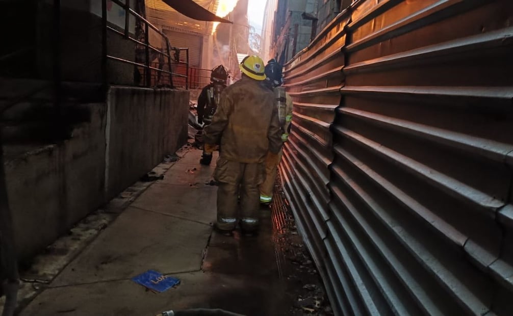 De acuerdo al reporte policiaco, alrededor de las 4 de la mañana, inició el incendio. 15/09/2026. | Foto: Especial.