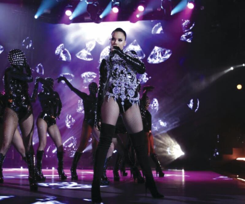 En cuarentena, muy cerca de San Pedro Sula, la cantante trabaja en la grabación de un sencillo y un disco. Foto: CORTESÍA