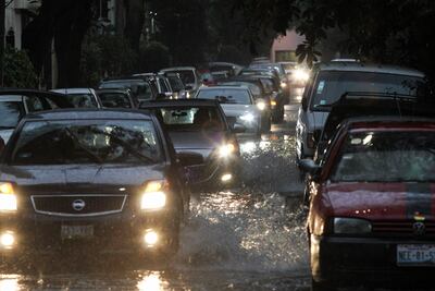 ¿Qué hago si la lluvia daña mi auto?
