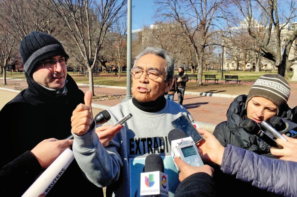 José Luis González Meza, quien se presenta como el principal defensor de Joaquín 'El Chapo' Guzmán, asegura que a su cliente se le tortura y que lo quieren volver loco en México (J. JAIME HERNÁNDEZ. EL UNIVERSAL)