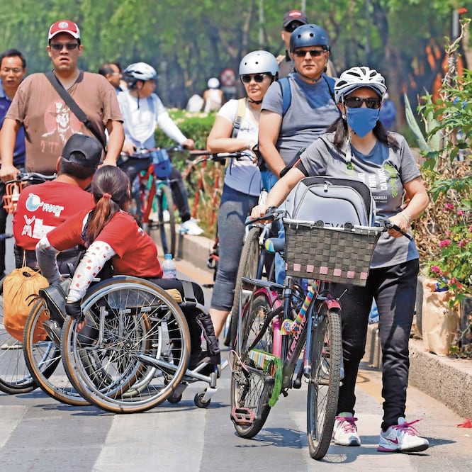 Autoridades locales explicaron que los incendios registrados en la ciudad emitieron partículas que no han podido dispersarse del ambiente, lo que puede generar daños a la salud. BERENICE FREGOSO. EL UNIVERSAL