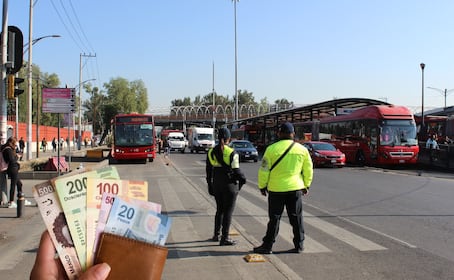 ¿De cuánto es la multa por invadir el carril exclusivo del Metrobús en CDMX?
