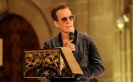 Las personalidades que acompañaron a Emmanuel en la misa por sus 50 años de trayectoria