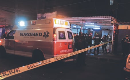 Escabechan a hombre afuera de marisquería en la Cuauhtémoc