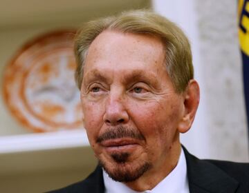Él es Larry Ellison, el hombre más rico del mundo por tan solo unas horas