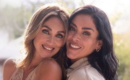 Anahí dedica mensaje a su hermana Marichelo Puente tras confirmar su separación