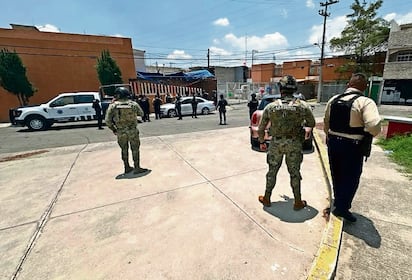 ¡Infierno en Tecámac! Ladrón secuestra a su familia para no ser detenido