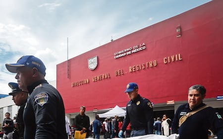 Abuelito muere mientras esperaba trámite en el Registro Civil, en la Doctores