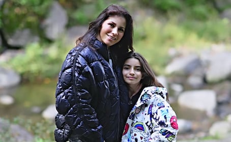 Video: Aitana Derbez debuta en el escenario junto a Alessandra Rosaldo