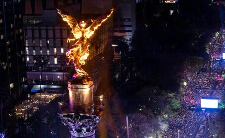 El Ángel de la Independencia es una tumba ¿Quiénes descansan debajo de su construcción?