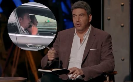 ¡Lo cachan en pleno acto! ¿Elías Ayub es sorprendido vapeando?