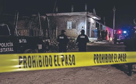 Por los terrenos de la abuela, se echan a 10 de una familia en brutal ataque armado en Puebla