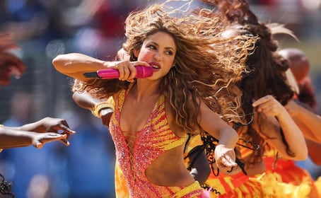 Shakira deslumbra con un look de Roberto Cavalli en la final del Mundial 2026
