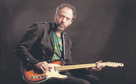 Desmienten la muerte de Alejandro Marcovich, exintegrante de Caifanes