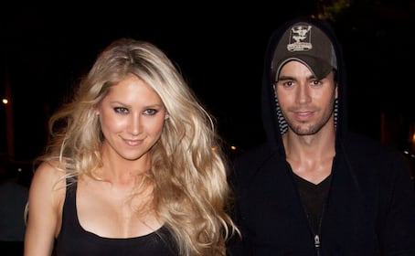 Enrique Iglesias y Anna Kournikova comparten nuevo y tierno posado de sus cuatro hijos