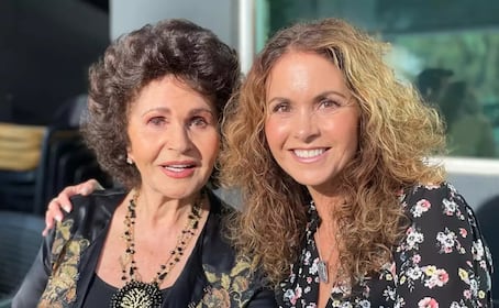 Lucero dedica una amorosa felicitación de cumpleaños a la mujer de su vida