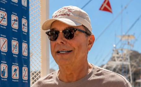 Ernesto Coppel presume a sus nietos en entrañable foto y cautiva las redes sociales