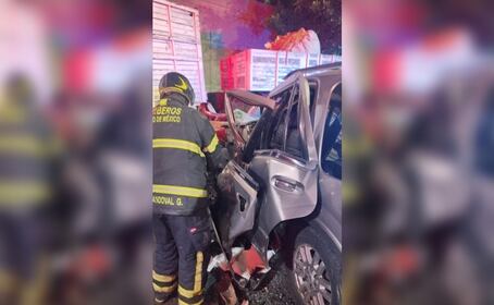 Mujer muere tras fuerte choque en Iztapalapa, el copiloto alcanzó a descender de la camioneta