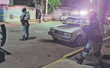 ¡NO ENTRÓ! Asesinan a balazos a un joven cuando iba llegando a su casa en Ecatepec