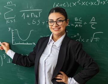 SOLÍCITOS PROFESORES PARA SECUNDARIA