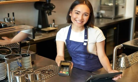 URGE CAJERA Y AYUDANTE DE COCINA 