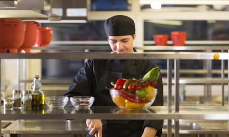 SOLICITO AYUDANTE GENERAL 